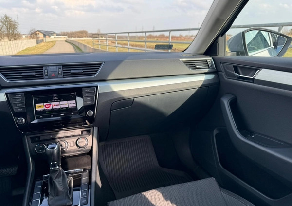 Skoda Superb cena 65000 przebieg: 182000, rok produkcji 2015 z Koronowo małe 121